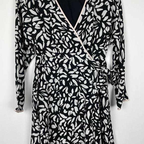 NWOT Eliza J True Wrap Petal Print Dress Black White Cinched 3/4 Sleeve … - Picture 6 of 16
